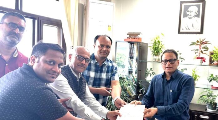 Uttarakhand:-सचिव वित्त दिलीप जावलकर से उत्तराखण्ड राज्य कर मिनिस्ट्रीयल स्टॉफ एसोसिएशन के प्रतिनिधि मण्डल ने की भेंट