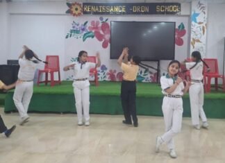 Dehradun:-दून विश्वविद्यालय के थिएटर विभाग के चतुर्थ सेमेस्टर के छात्र-छात्राओं द्वारा प्रोजेक्ट कार्य के अंतर्गत विभिन्न विद्यालयों में बाल रंगमंच कार्यशाला का आयोजन