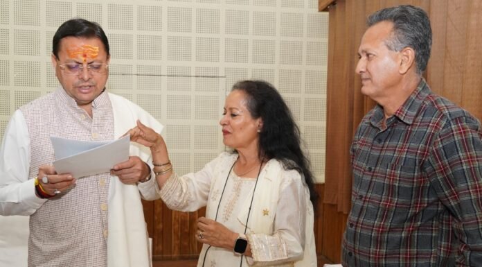 Uttarakhand:-मुख्यमंत्री पुष्कर धामी ने सुनी प्रदेश के विभिन्न जनपदों से आए लोगों की समस्याएं,अधिकारियों को दिए तुरंत निर्वाण के आदेश