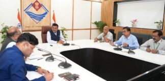 Uttarakhand:-मुख्य सचिव आनंद बर्द्धन ने की भूस्खलन न्यूनीकरण के अंतर्गत किए जा रहे कार्यों की समीक्षा कहा-ग्लेशियर झीलों की प्रभावी निगरानी जरूरी