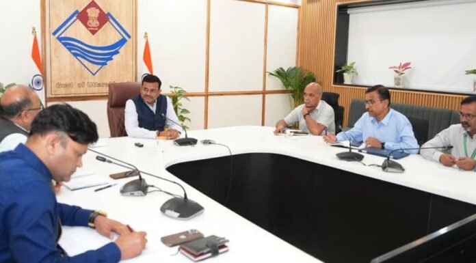 Uttarakhand:-मुख्य सचिव आनंद बर्द्धन ने की भूस्खलन न्यूनीकरण के अंतर्गत किए जा रहे कार्यों की समीक्षा कहा-ग्लेशियर झीलों की प्रभावी निगरानी जरूरी