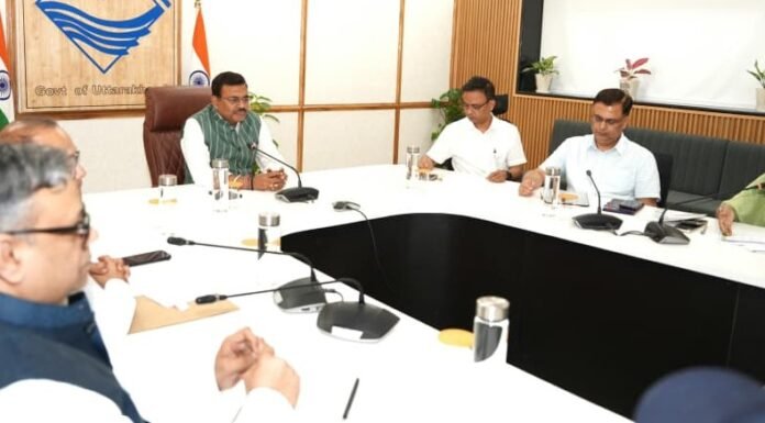 Uttarakhand:-मुख्य सचिव आनन्द बर्द्धन ने जिलाधिकारियों के साथ वीडियोकॉन्फ़्रेंसिंग के माध्यम से विभिन्न बिंदुओं पर चर्चा कर दिए महत्त्वपूर्ण दिशा निर्देश