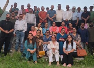 Dehradun:-आड़ू की चाट,गीत संगीत और माल्टा रस के साथ हुआ आड़ू-प्लम-खुमानी की बात का समापन