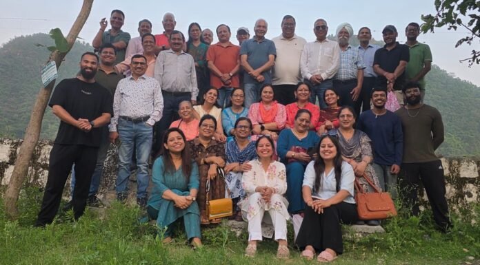 Dehradun:-आड़ू की चाट,गीत संगीत और माल्टा रस के साथ हुआ आड़ू-प्लम-खुमानी की बात का समापन