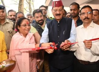 Kotdwar:-कैबिनेट मंत्री सुबोध उनियाल पहुंचे कोटद्वार,”सुवेनियर शॉप्स एंड स्टडी सेंटर” का किया उद्घाटन
