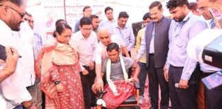 Kotdwar:-विधानसभा अध्यक्ष ऋतु खण्डूडी समाज कल्याण विभाग पौड़ी द्वारा आयोजित बहुउद्देशीय शिविर में हुई शामिल,दिव्यांगजनों को व्हील चेयर एवं सहायक उपकरण किए वितरित