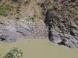 Uttarakhand:-चारधाम यात्रा मार्ग पर देवप्रयाग में गंगा में गिरी इनोवा,4 की मौत,3 लापता सीएम धामी व्यक्त किया शोक