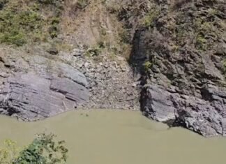 Uttarakhand:-चारधाम यात्रा मार्ग पर देवप्रयाग में गंगा में गिरी इनोवा,4 की मौत,3 लापता सीएम धामी व्यक्त किया शोक