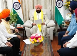 Dehradun:-राज्यपाल गुरमीत सिंह से उत्तर प्रदेश सिख गुरुद्वारा समन्वय समिति के अध्यक्ष परविंदर सिंह ने की शिष्टाचार भेंट