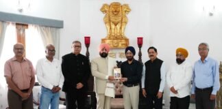 Dehradun:-राज्यपाल गुरमीत सिंह से उत्तराखंड राज्य अल्पसंख्यक शिक्षा प्राधिकरण के अध्यक्ष डॉ.सुरजीत सिंह गांधी एवं प्राधिकरण के सदस्यों ने की शिष्टाचार भेंट