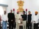 Dehradun:-राज्यपाल गुरमीत सिंह से उत्तराखंड राज्य अल्पसंख्यक शिक्षा प्राधिकरण के अध्यक्ष डॉ.सुरजीत सिंह गांधी एवं प्राधिकरण के सदस्यों ने की शिष्टाचार भेंट