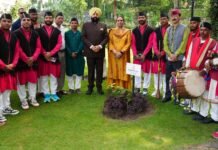 Uttarakhand:-लोक भवन में पारंपरिक उल्लास के साथ मनाया गया हरेला पर्व,राज्यपाल गुरमीत सिंह ने किया पौधरोपण