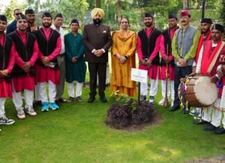 Uttarakhand:-लोक भवन में पारंपरिक उल्लास के साथ मनाया गया हरेला पर्व,राज्यपाल गुरमीत सिंह ने किया पौधरोपण