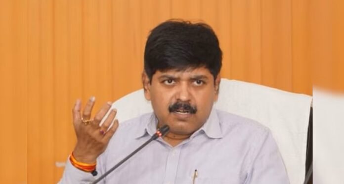 4302625-ias-r-meenakshi-sundaram