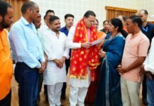 Uttarakhand:-मुख्यमंत्री पुष्कर धामी कैंप कार्यालय में सुनीं जन समस्याएं,समस्याओं का प्राथमिकता के आधार पर शीघ्र समाधान सुनिश्चित करने के दिए निर्देश