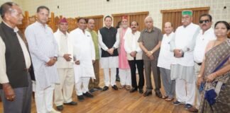 Uttarakhand:-मुख्यमंत्री पुष्कर धामी से पूर्व विधायकों ने की शिष्टाचार भेंट,सर्वाधिक कार्यकाल के लिए दी बधाई
