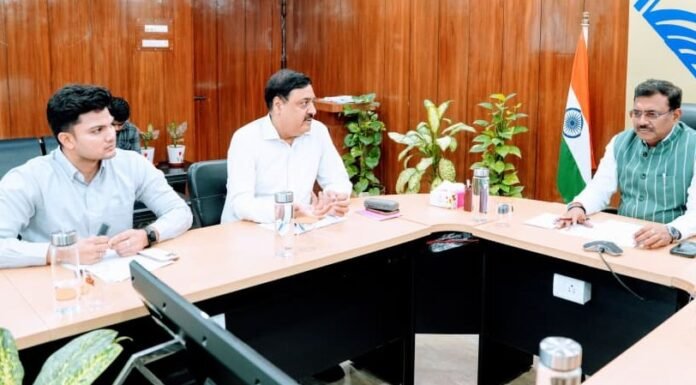 Dehradun:-मुख्य सचिव आनन्द बर्द्धन ने की नागरिक उड्डयन विभाग की समीक्षा,उत्तराखण्ड को एयर ट्रैफिक कंट्रोल सिस्टम से किया जाएगा सैचुरेट