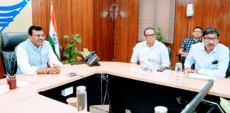 Uttarakhand:-मुख्य सचिव आनन्द बर्द्धन ने प्रदेश में ग्रोथ सेंटर्स की प्रगति के सम्बन्ध में सभी सम्बन्धित विभागों के साथ की बैठक