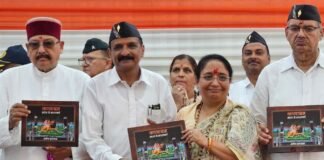 Kotdwar:-सैनिक सम्मान समारोह में वरिष्ठ पत्रकार मनोज इष्टवाल की पुस्तक ‘कण्वाश्रम’ का विमोचन