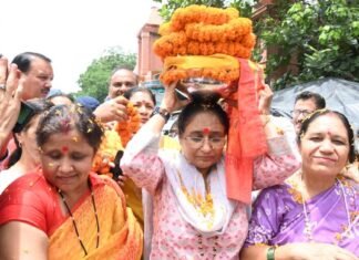 Kotdwar:-विधानसभा अध्यक्ष ऋतु खण्डूडी संत शिरोमणि श्री गुरु रविदास महाराज जी की 650वीं जयंती के उपलक्ष्य में आयोजित समरसता संकल्प अभियान की भव्य कलश यात्रा में हुई शामिल