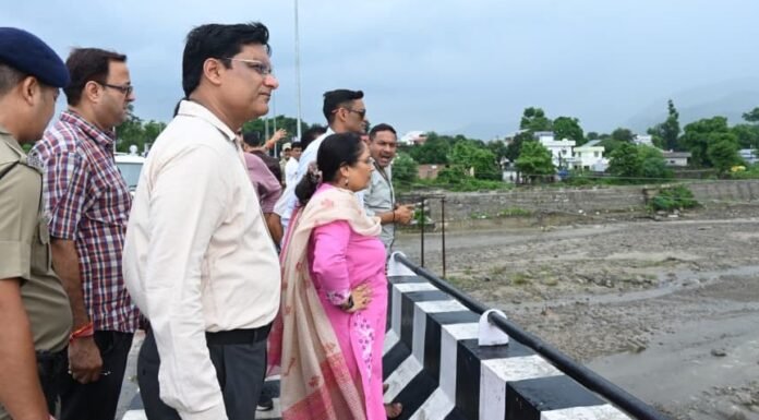 Kotdwar:-विधानसभा अध्यक्ष ऋतु खण्डूडी भूषण ने संभावित आपदा से पूर्व तैयारियों का लिया जायजा,अधिकारियों के साथ मालन,सुखरौ एवं खोह नदियों का किया निरीक्षण