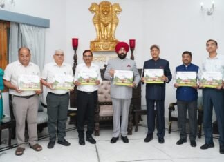 Uttarakhand:-राज्यपाल गुरमीत सिंह उद्यान विभाग द्वारा तैयार वसंतोत्सव-2026 की स्मृतियों पर आधारित ‘फ्लोरल हीलिंगःनेचर्स पाथ टू वेल-बीइंग’ कॉफी टेबल बुक का किया विमोचन