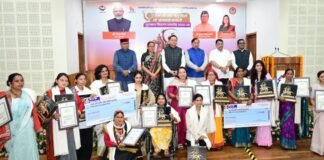 Uttarakhand:-मुख्यमंत्री पुष्कर धामी ने तीलू रौतेली एवं आंगनबाड़ी कार्यकत्री पुरस्कार से मातृशक्ति को किया सम्मानित