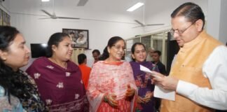 Dehradun:-मुख्यमंत्री पुष्कर धामी से विभिन्न कर्मचारी संगठनों के प्रतिनिधिमंडलों ने की भेंट