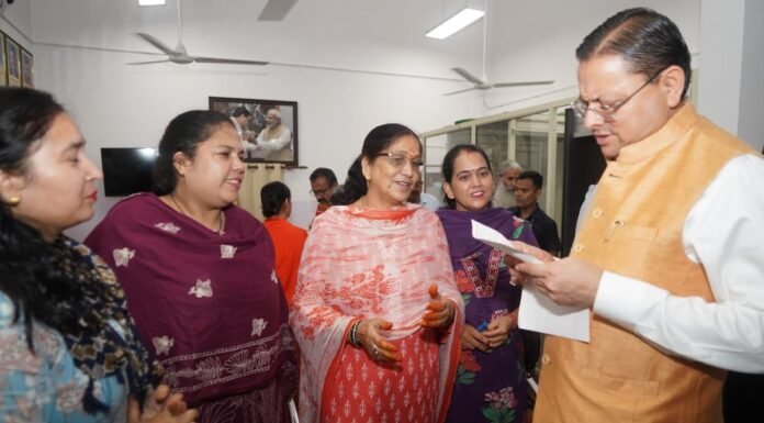 Dehradun:-मुख्यमंत्री पुष्कर धामी से विभिन्न कर्मचारी संगठनों के प्रतिनिधिमंडलों ने की भेंट