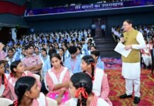 Uttarakhand:-मुख्यमंत्री पुष्कर सिंह धामी ने मेरे सपनों का उत्तराखंड पर विद्यार्थियों से किया संवाद