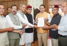 Uttarakhand:-पुरोला विधायक दुर्गेश्वर लाल ने की सीएम धामी से भेंट,डांडा देवराणा मंदिर के सौंदर्यीकरण के लिए ₹1.79 करोड़ की धनराशि स्वीकृत किए जाने पर व्यक्त किया आभार