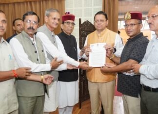Uttarakhand:-पुरोला विधायक दुर्गेश्वर लाल ने की सीएम धामी से भेंट,डांडा देवराणा मंदिर के सौंदर्यीकरण के लिए ₹1.79 करोड़ की धनराशि स्वीकृत किए जाने पर व्यक्त किया आभार