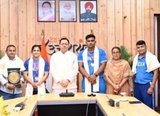 Uttarakhand:-कॉमनवेल्थ गेम्स 2026 के उत्तराखंड के पदक विजेताओं और प्रशिक्षकों को मुख्यमंत्री धामी ने किया सम्मानित
