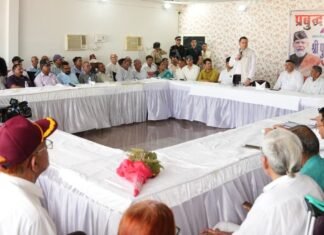 Champawat:-मुख्यमंत्री पुष्कर धामी ने बनबसा में प्रबुद्धजनों से किया संवाद,योजनाओं पर की चर्चा