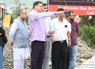 Uttarakhand:-मुख्यमंत्री पुष्कर धामी ने नंदा की चौकी पुल के एप्रोच रोड के पुनर्निर्माण कार्य का किया निरीक्षण