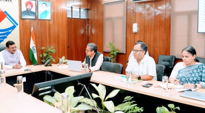 Uttarakhand:-मुख्य सचिव आनन्द बर्द्धन ने की कौशल विकास एवं रोजगार से संबंधित योजनाओं की समीक्षा
