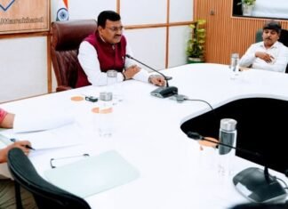 Uttarakhand:-वन डिस्ट्रिक्ट वन फेस्टिवल एवं निर्यात संवर्धन को लेकर मुख्य सचिव ने ली जिलाधिकारियों के साथ बैठक