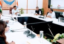 Dehradun:-मुख्य सचिव आनन्द बर्द्धन ने राजस्व वृद्धि के सम्बन्ध में अधिकारियों के साथ की बैठक