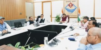 Uttarakhand:-मुख्य सचिव ने की सेब,कीवी,ड्रैगन फ्रूट आदि से उत्पादन सम्बन्धित योजनाओं को लेकर जिलाधिकारियों के साथ वीडियोकॉन्फ्रेंसिंग के माध्यम से बैठक