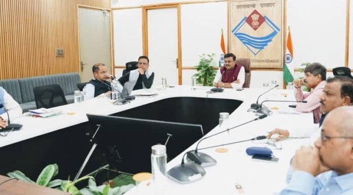 Uttarakhand:-मुख्य सचिव ने की सेब,कीवी,ड्रैगन फ्रूट आदि से उत्पादन सम्बन्धित योजनाओं को लेकर जिलाधिकारियों के साथ वीडियोकॉन्फ्रेंसिंग के माध्यम से बैठक