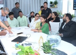 Uttarakhand:-एसआइआर प्रक्रिया के दौरान हो रही अनियमितता पर विरोध जताते हुए प्रदेश कांग्रेस अध्यक्ष गणेश गोदियाल ने कांग्रेस प्रतिनिधिमंडल से साथ की मुख्य निर्वाचन अधिकारी से भेंट