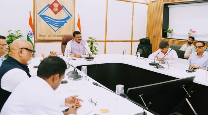 Uttarakhand:-मुख्य सचिव आनन्द बर्द्धन ने की प्रदेश के मेगा प्रोजेक्ट्स की समीक्षा,निर्माण कार्य नियमित समय पर पूर्ण करने के दिए निर्देश