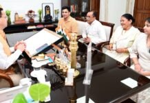 Uttarakhand:-मुख्यमंत्री पुष्कर धामी से मिले शेफ केशव नेगी,सहयोग के लिए जताया आभार