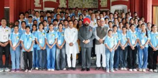 Uttarakhand:-देवप्रयाग विधानसभा क्षेत्र से भारत दर्शन शैक्षिक यात्रा पर जा रहे मेधावी छात्र-छात्राओं ने राज्यपाल गुरमीत सिंह से की मुलाकात