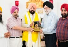 Uttarakhand:-राज्यपाल गुरमीत सिंह से विभिन्न गुरुद्वारा कमेटियों के प्रतिनिधिमण्डल ने की शिष्टाचार भेंट