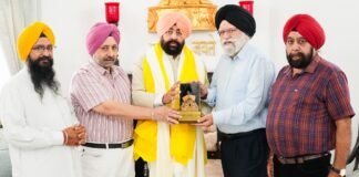 Uttarakhand:-राज्यपाल गुरमीत सिंह से विभिन्न गुरुद्वारा कमेटियों के प्रतिनिधिमण्डल ने की शिष्टाचार भेंट