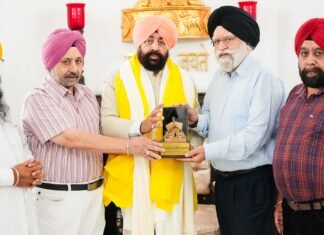 Uttarakhand:-राज्यपाल गुरमीत सिंह से विभिन्न गुरुद्वारा कमेटियों के प्रतिनिधिमण्डल ने की शिष्टाचार भेंट