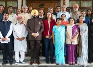 Uttarakhand:-लोक भवन में ‘अमृतकाल के लिए पर्यावरण और एआई’ विषय पर संगोष्ठी का आयोजन,राज्यपाल गुरमीत सिंह ने कहा-हिमालयी विकास में तकनीक और प्राकृतिक संतुलन जरूरी