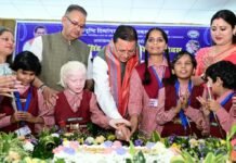 Uttarakhand:-दिव्यांग बच्चों के बीच अपना जन्म दिवस मनाने पहुंचे मुख्यमंत्री पुष्कर सिंह धामी