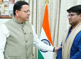 Uttarakhand:-फ्लाइंग कार बनाने वाले रवि टमटा से मिले सीएम धामी,स्टार्टअप को सरकारी मदद के निर्देश